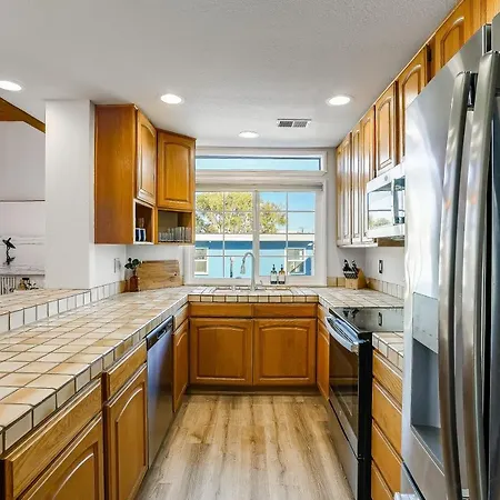Ormond Retreat W Ocean View, Steps2Beach & Garage
